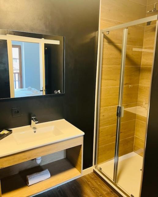 Hotel Du Chateau - Beynac Et Cazenac Kültér fotó